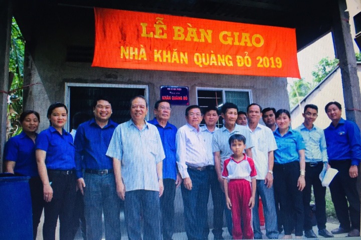 Hội Đồng Đội xã Hòa thuận tổ chức lễ Bàn giao căn nhà Quàng Khăn đỏ cho Học sinh có hoàn cảnh khó khăn về nhà ở.