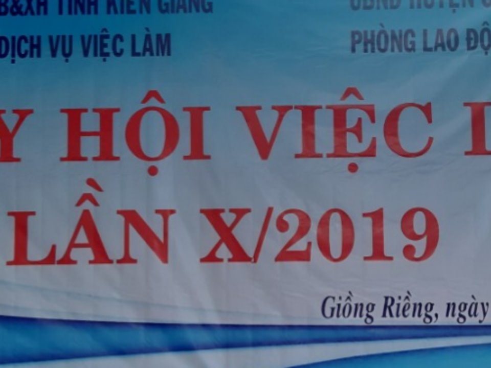 Giồng Riềng tổ chức Ngày hội tư vấn việc làm