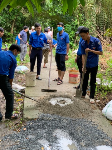 Bàn Thạch ra quân sữa chữa, lắp vá lộ GTNT