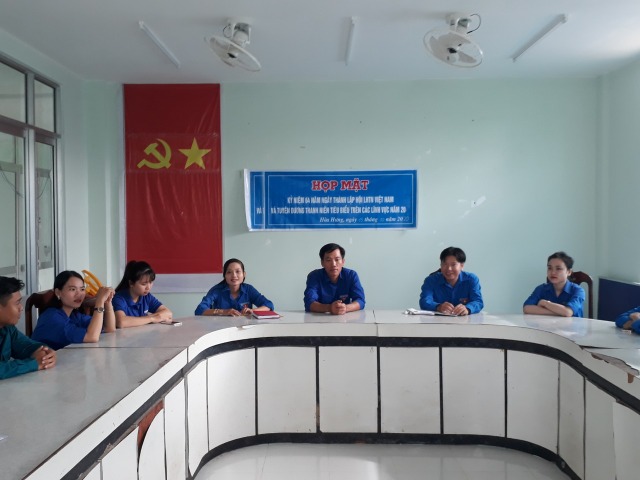 UBH xã Hòa Hưng tổ chức họp mặt kỷ niệm 64 năm ngày thành lập Hội LHTN Việt Nam