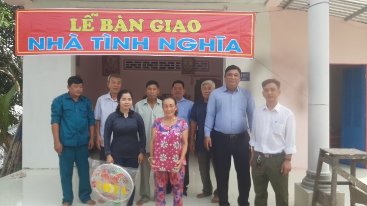 BTĐ tổ chức bàn giao nhà tình nghĩa năm 2020 