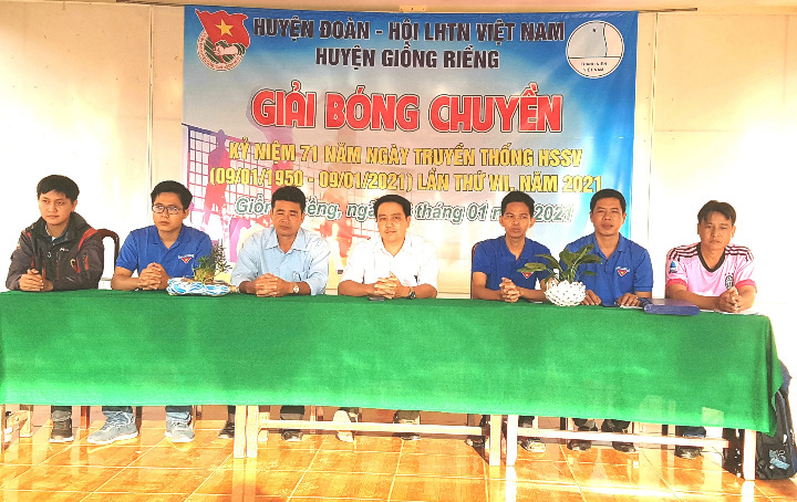 Tổ chức giải bóng chuyền học sinh năm 2021