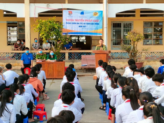 Hội đồng đội xã , UB Hội LHTN, xã Đoàn phối hợp tổ chức tuyên truyền pháp luật năm 2021