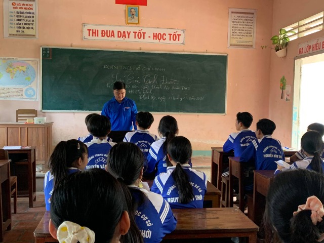 Thạnh Lộc tổ chức lớp cảm tình đoàn năm 2021 gắn với tuyên truyền về biển đảo, biên giới quốc gia.
