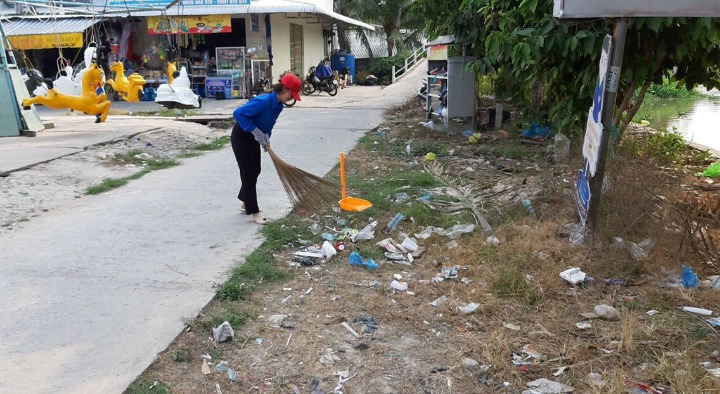 Thanh niên xã Vĩnh Thạnh thực hiện ``Ngày chủ nhật xanh ``