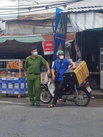 Xã đoàn Long Thạnh phối hợp UBND xã và các ngành đoàn thể xã tăng cường tuyên truyền phòng chống COVID-19 