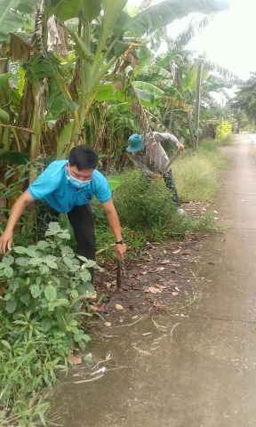 Xã Đoàn Thạnh Hưng Phối hợp phát hoang cây che khuất tầm nhìn