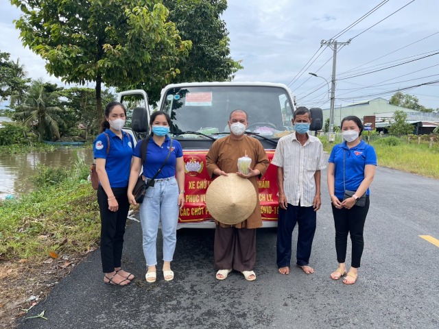 Xã Đoàn Vĩnh Phú phối hợp với Chùa Thập Phương thực hiện tốt công tác An sinh xã hội.