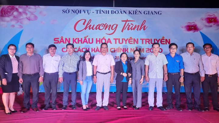 GIỒNG RIỀNG ĐĂNG CAI TỔ CHỨC THÀNH CÔNG CHƯƠNG TRÌNH SÂN KHẤU HÓA TUYÊN TRUYỀN CẢI CÁCH HÀNH CHÍNH