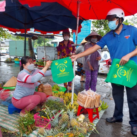  Giồng Riềng: Tổ chức hoạt động “chợ dân sinh hạn chế rác thải nhựa”