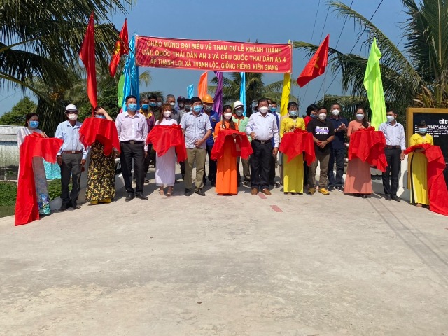 Xã Thạnh Lộc tổ chức lễ khánh thành 2 cây cầu Quốc Thái Dân An 3 và cầu Quốc Thái Dân An 4.