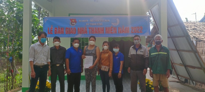 Xã Đoàn Thạnh Hưng phối hợp UBH bàn giao nhà thanh niên năm 2022