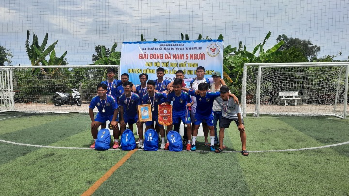 Xã Ngọc Chúc tích cực tham gia Đại hội TDTT huyện Giồng Riềng giải bóng đá nam 5 người 