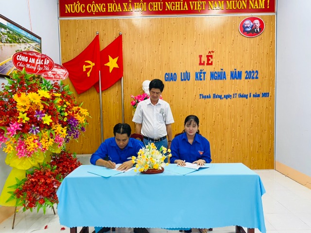 Xã Đoàn Thạnh Hưng tổ chức lễ ký Giao lưu kết nghĩa giai đoạn 2022-2024