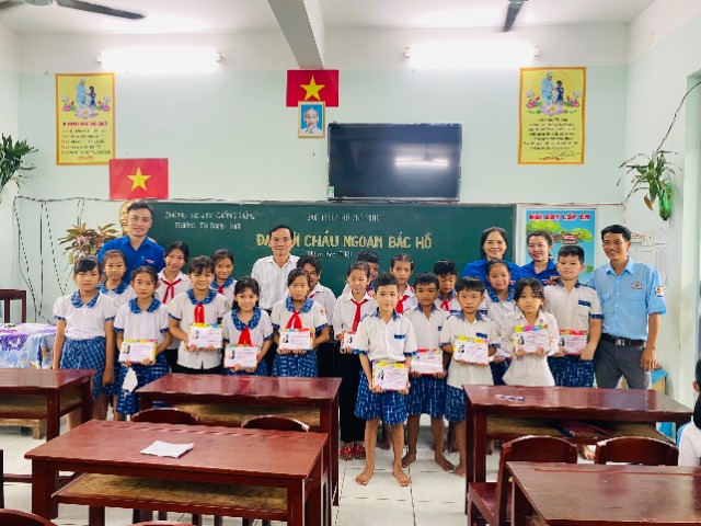 Liên đội trường tiêu học Danh Thợi xã Vĩnh Phú tổ chức Đại hội cháu ngoan Bác Hồ năm học 2021-2022