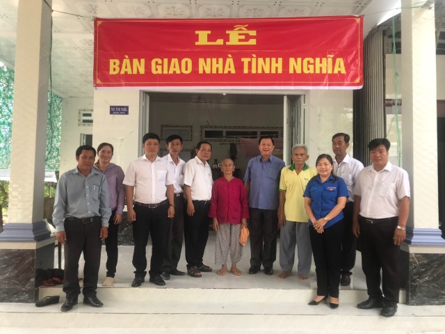 Xã Đoàn Hoà Lợi phối hợp cùng Đảng ủy, UBND xã cùng các cơ quan ban ngành xã tổ chức Lễ bàn giao nhà tình nghĩa.