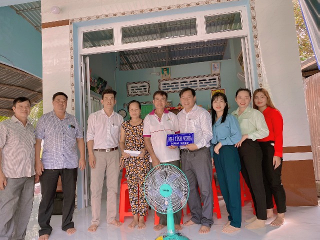BCH Đoàn xã Thạnh Phước phối hợp UBND xã, ban ngành đoàn thể xã trao tặng nhà tình nghĩa