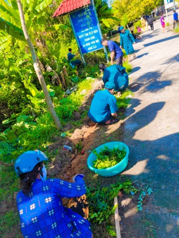 Xã đoàn - UBH xã Vĩnh Phú tổ chức ra quân ngày “Chủ nhật xanh” lần II năm 2023