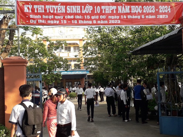 Kì thi tuyển sinh vào lớp 10