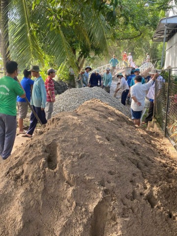 Xã đoàn - UBH xã Ngọc Hòa tổ chức ngày thứ bảy tình nguyện hổ trợ người dân xây dựng cầu, cầu Thác Lác  thuộc ấp Hai Lành xã Ngọc Hòa.