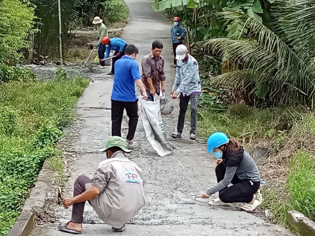 ĐTN - Uỷ ban Hội xã Ngọc Thành, sữa chữa đốc cầu dân sinh ấp Ngã Năm 