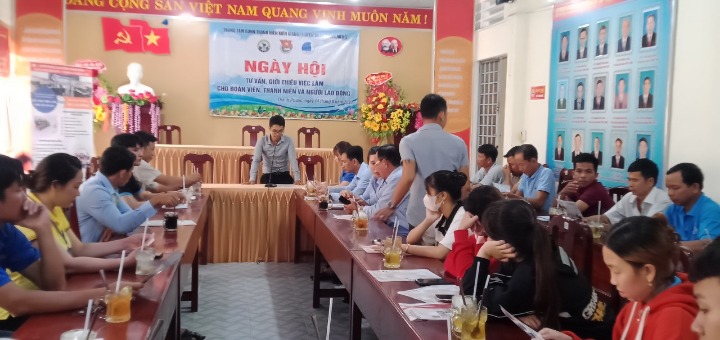 BCH Đoàn - Hội LHTN xã Thạnh Phước phối hợp tổ chức ngày hội tư vấn giới thiệu việc làm