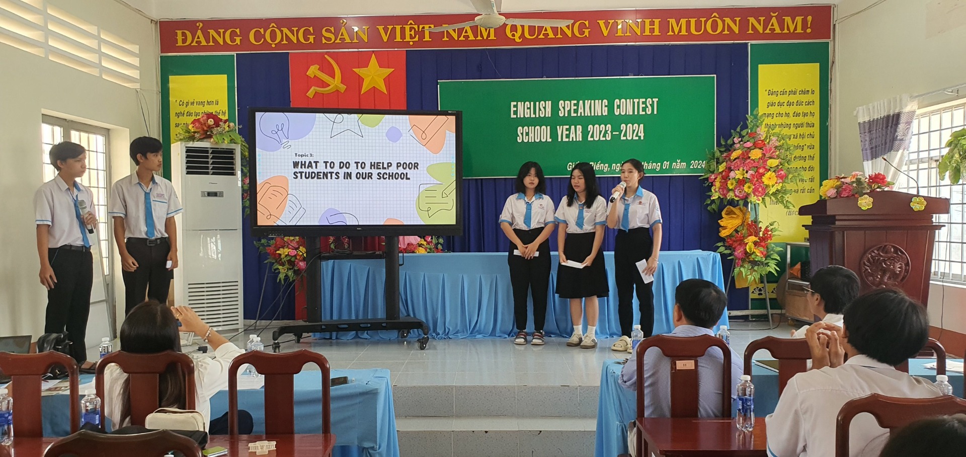 Học sinh trường THPT Giồng Riềng rèn luyện kỹ năng giao tiếp ngoại ngữ để hội nhập quốc tế