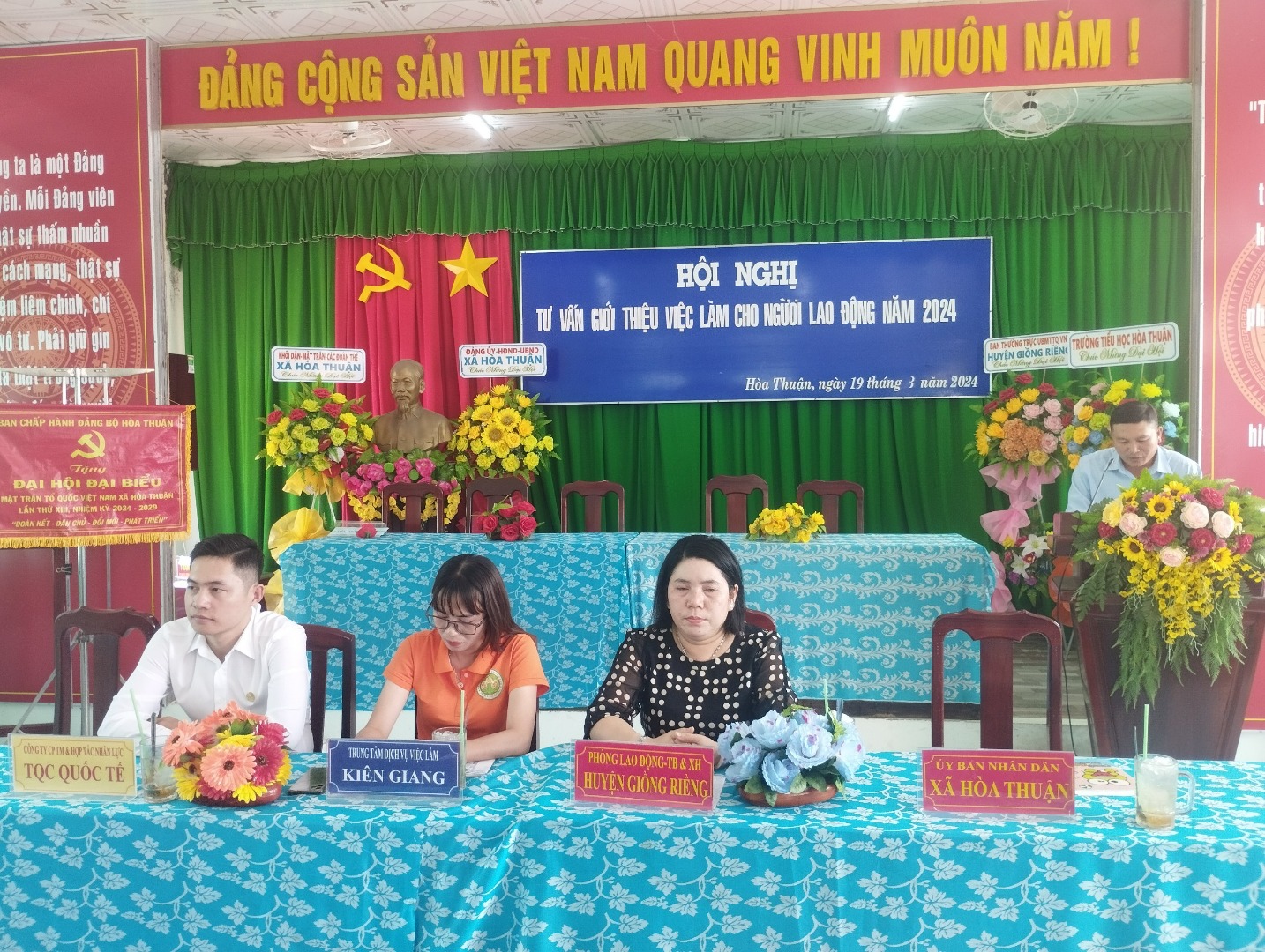 Xã Đoàn Hoà Thuận phối hợp tổ chức Tư vấn giới thiệu việc làm cho Đoàn viên thanh niên năm 2024.