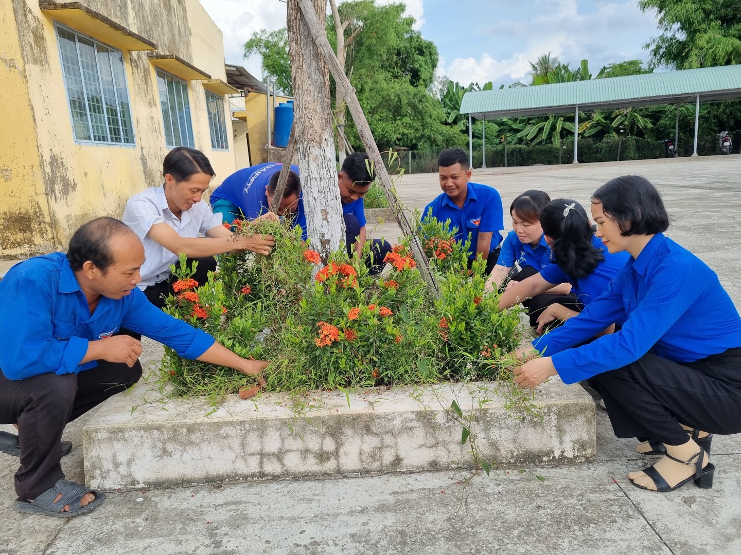 BÀN THẠCH RA QUÂN ``NGÀY CHỦ NHÂT XANH`` NĂM 2024