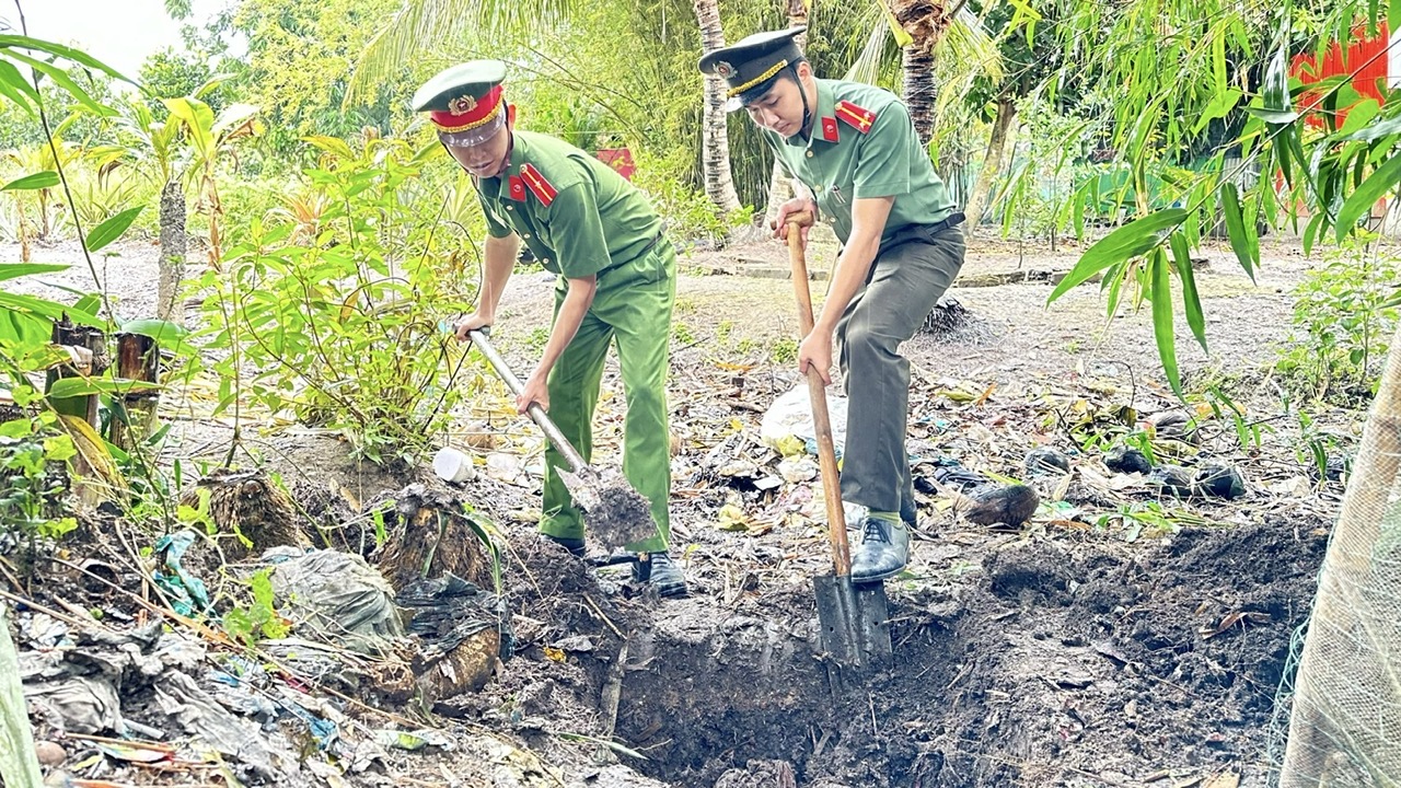 Đoàn cơ sở Công an huyện Giồng Riềng tích cực hưởng ứng Chiến dịch Thanh niên tình nguyện Hè 2024.