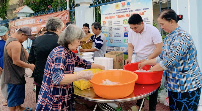 “Điểm tâm 0 đồng” trao gửi yêu thương