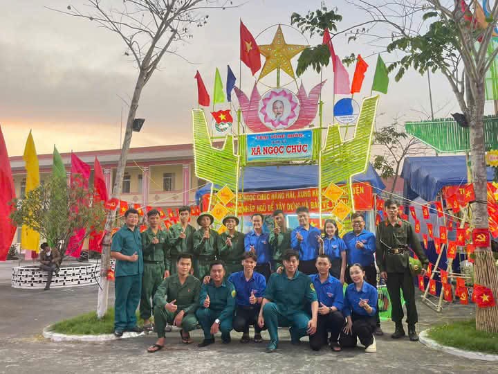 Tham gia hội trại Tòng quân và phối hợp tổ chức thăm, tặng quà cho thanh niên lên đường nhập ngũ năm 2025