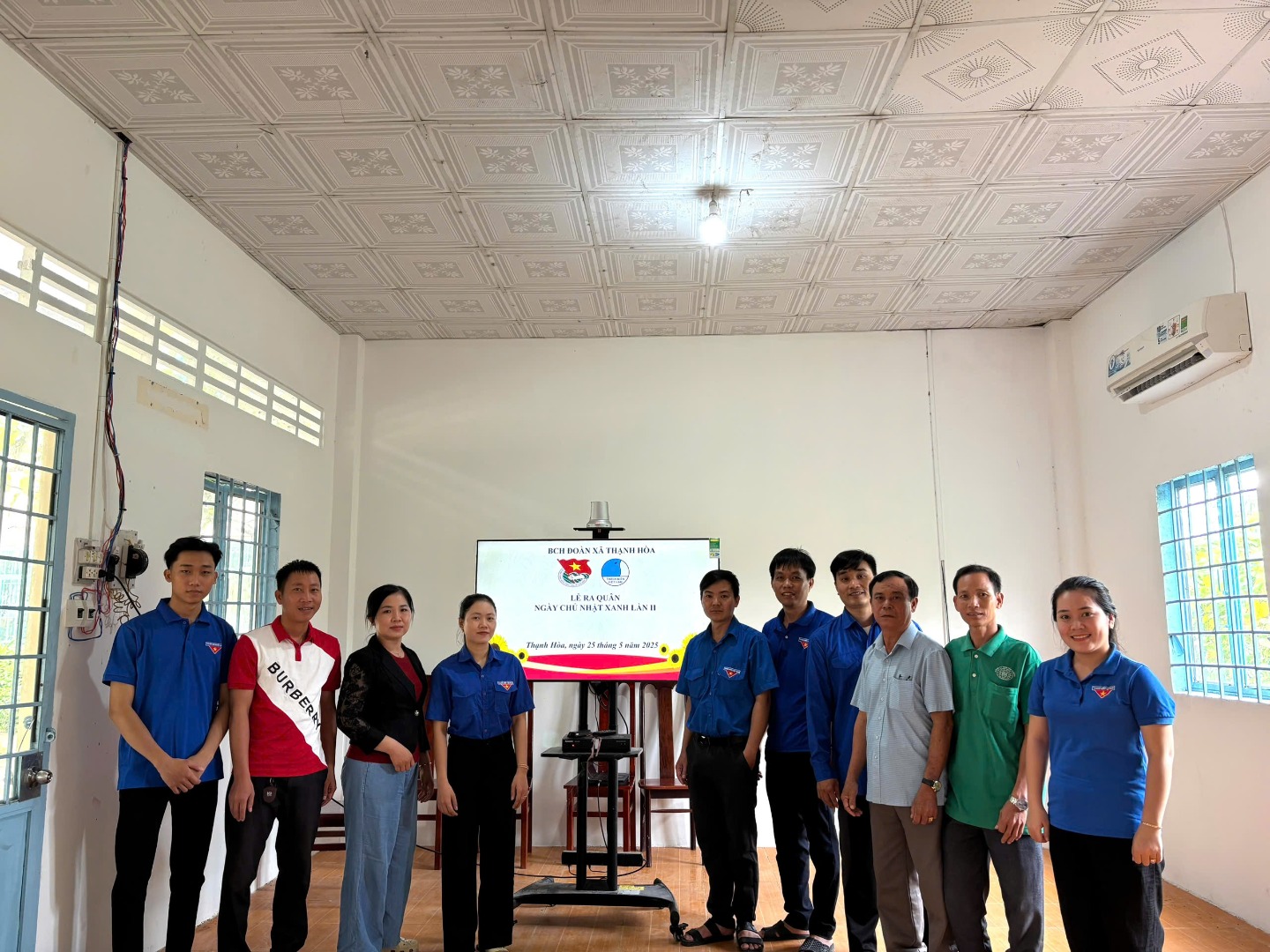 ĐOÀN THANH NIÊN XÃ THẠNH HÒA TỔ CHỨC RA QUÂN NGÀY CHỦ NHẬT XANH LẦN II NĂM 2025